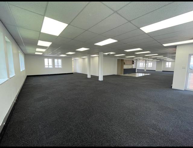 376M² OFFICE TO LET IN BRYANSTON